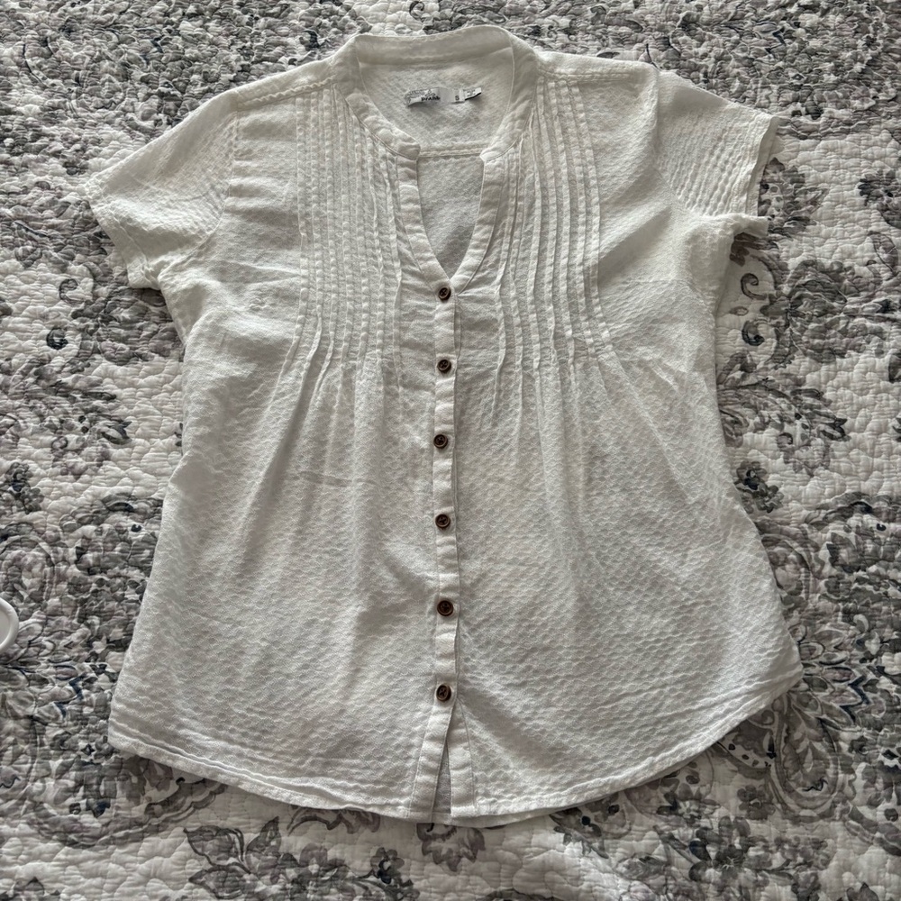 Prana Women's White Pleated Button-Up Blouse. Size Small saw - Picture 2 of 10